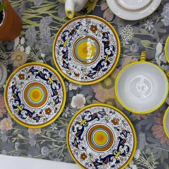 ⭐️7 piece Deruta Pottery teapot and saucer set